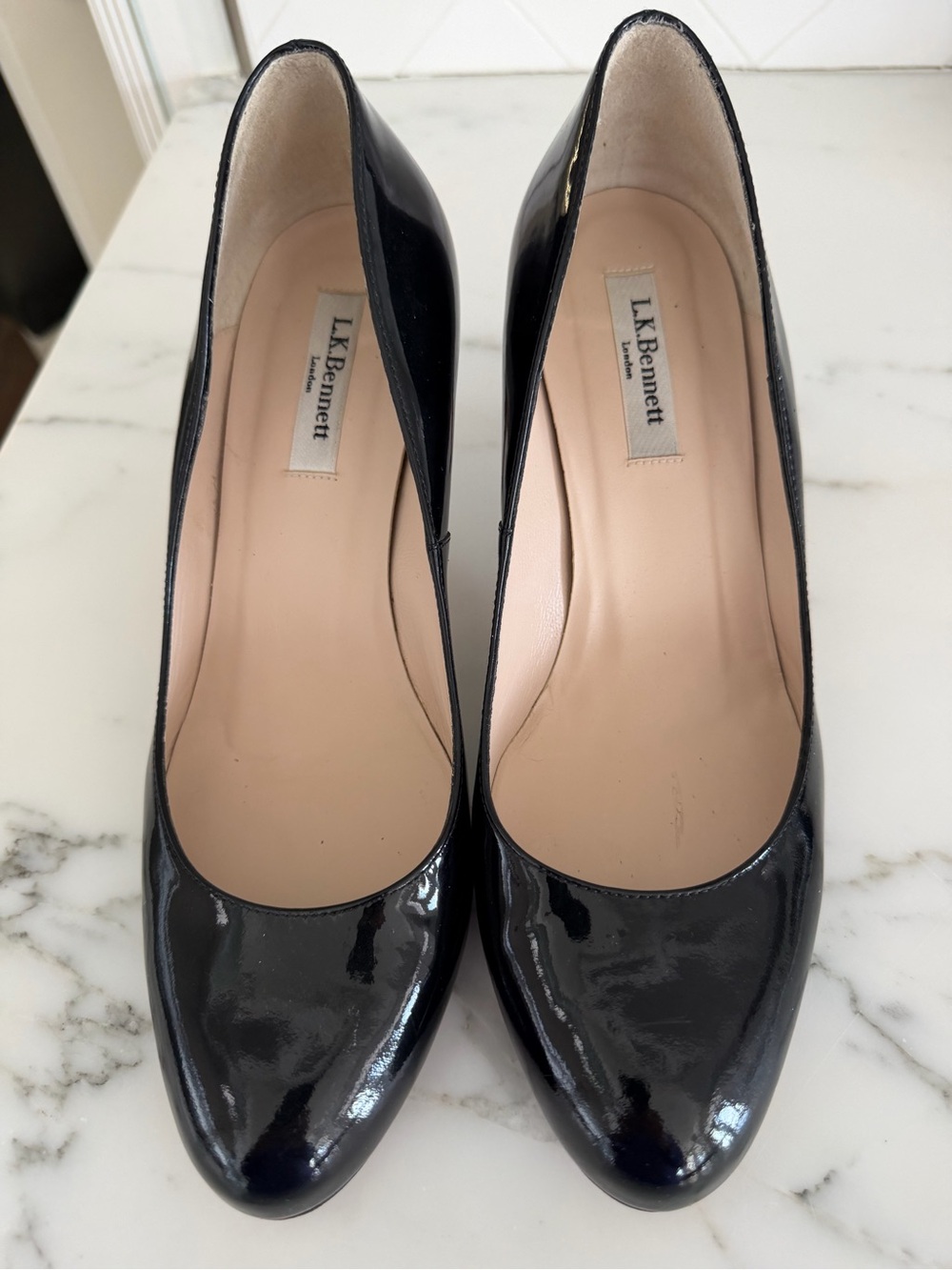 LK Bennett Black Patent Leather Rounded-Toe Pumps 39 1/2